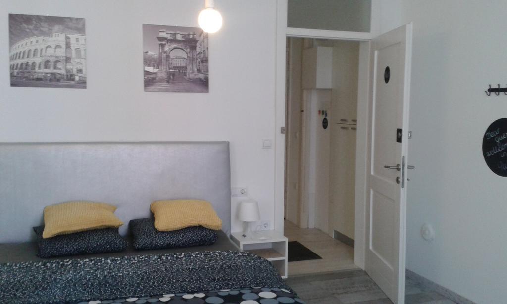 Hostel Ljiljana Pula Luaran gambar