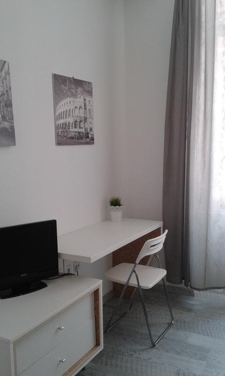Hostel Ljiljana Pula Luaran gambar